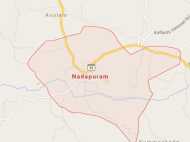 നാദാപുരത്ത് സംഘര്‍ഷം പടരുന്നു; വിദ്യാര്‍ത്ഥികള്‍ക്ക് നേര്‍ക്ക് ബോംബേറ്, മൂന്ന് പേര്‍ക്ക് പരിക്ക്