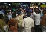 കെഎസ് ഇബി തെരുവ് വിളക്ക് അണച്ചു: ബിജെപി  ഓഫീസ് ഉപരോധിച്ചു