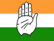 കോണ്‍ഗ്രസിന്റെ കൈപ്പത്തിക്കെതിരേ ബിജെപി; പരാതി നല്‍കി, ശരീര ഭാഗം മുതലെടുക്കുന്നു