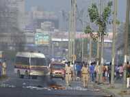 #bhimakoregaon മഹാരാഷ്ട്രയില്‍ ഹര്‍ത്താല്‍:   സ്വകാര്യ സ്കൂളിന് നേരെ കല്ലേറ്, സംസ്ഥാനത്ത് അധിക സേന