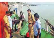 ചെറുമത്സ്യങ്ങള്‍ പിടിച്ച ബോട്ട് കസ്റ്റഡിയിലെടുത്തു, ഒരു ടണ്ണോളം മത്സ്യക്കുഞ്ഞുങ്ങളെ കടലില്‍ത്തള്ളി; ബോട്ടുടമയ്ക്ക് പിഴയിട്ടു