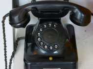 കേബിള്‍ ടിവിക്കൊപ്പം സൗജന്യ ലാന്‍ഡ് ഫോണും വരുന്നു; ബിഎസ്എന്‍എല്‍ തകരും