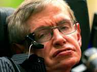 സ്റ്റീഫന്‍ ഹോക്കിങ് ശരിക്കും മരിച്ചത് 1985 ല്‍? ആ വിഖ്യാത പുസ്തകം മരണശേഷം? ഇപ്പോള്‍ മരിച്ചത് ഡമ്മി?