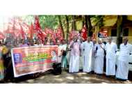 കൈത്തറി തൊഴിലാളികളുടെ താലൂക്ക് ഓഫീസ് മാർച്ചും ധർണ്ണയും