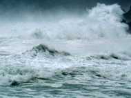 കേരളത്തിലെ തീരദേശങ്ങളിൽ ശക്തമായ കടലാക്രമണം; കൂറ്റൻ തിരമാലകൾ ആഞ്ഞടിച്ചേക്കുമെന്ന് മുന്നറിയിപ്പ്...