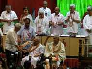 ഹൈദരാബാദ്; സിപിഎം സ്ഥാപകനേതാക്കളായ 32 പേരില്‍ ജീവിച്ചിരിക്കുന്ന വിഎസിനും ശങ്കരയ്യക്കും ആദരം