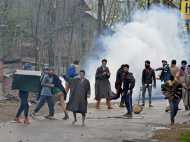 കശ്മീരിൽ ടൂറിസ്റ്റുകൾക്ക് നേരെ കല്ലേറ്; ഒരാൾ കൊല്ലപ്പെട്ടു, മലയാളികൾക്ക് നേരെയും ആക്രമണം...