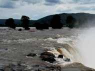 കാവേരി വറ്റി.. കൂടെ കര്‍ഷകരുടെ പ്രതീക്ഷയും...