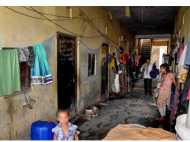 ദില്ലിയിൽ സഹോദരിമാരുടെ പട്ടിണി മരണത്തിൽ ദുരൂഹത; പിതാവിനെ കാണാനില്ല; മരുന്ന് നൽകിയതിലും സംശയം