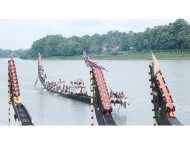 നിരനിരയായി അണിയായി വിഭവങ്ങള്‍ തീര്‍ത്ത് ആറന്മുള്ള വള്ളസദ്യ