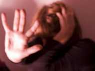 വിദ്യാര്‍ത്ഥിയെ പീഡിപ്പിച്ച് ഗര്‍ഭിണിയാക്കിയ അധ്യാപകനെ നാട്ടുകാര്‍ മര്‍ദ്ദിച്ച് നഗ്നനാക്കി നടത്തി