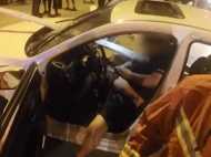 നെഞ്ചിലൂടെ കയറിയ കമ്പി ശരീരം തുളച്ച് പുറത്തെത്തി; മൊബൈലില്‍ കളിച്ച യുവാവ് ഒന്നുമറിഞ്ഞില്ല- VIDEO