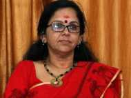 പെണ്ണുങ്ങൾ ശബരിമലക്കു പോകുന്നുവെങ്കിൽ അവിടം കാടുപിടിപ്പിക്കുവാനാകട്ടെ ആ യാത്ര; ശാരദക്കുട്ടി