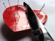 ഭര്‍ത്താവ് ഉറങ്ങിക്കിടക്കെ ഭാര്യ കാമുകനെ വിളിച്ചുവരുത്തി; ഉറക്കമുണര്‍ന്ന ഭര്‍ത്താവ് കാമുകനെ കൊന്നു