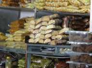 ബേക്കറികളിലേക്ക് വിതരണം ചെയ്യാനുള്ള  പലഹാരങ്ങളില്‍ അലുമിനിയം മാലിന്യം ഭക്ഷ്യവകുപ്പ് നടപടിയെടുത്തു