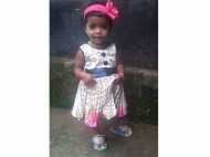 കളിച്ചുകൊണ്ടിരിക്കെ കല്ല് തലയില്‍ വീണ് രണ്ടര വയസ്സുകാരി മരിച്ചു