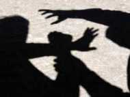 ചെറിയതുറയിൽ  പ്രതികളെ പിടികൂടാനെത്തിയ പൊലീസിനെ ആക്രമിച്ചു: സ്ത്രീകള്‍ക്കെതിരെയും കേസ്!!