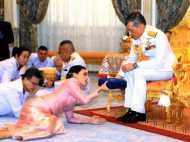 അന്ന് സഹോദരിയെ വിലക്കി, ഇന്ന് അംഗരക്ഷകയെ വിവാഹം ചെയ്തു, തായ്‌ലൻഡിനെ ഞെട്ടിച്ച് രാജകീയ വിവാഹം