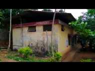 ശാപമോക്ഷം കാത്ത് കല്ലൂര്‍ വില്ലേജ് ഓഫീസ്; മൂന്ന് പതിറ്റാണ്ടിലേറെ പഴക്കം,  ശോചനീയാവസ്ഥയിലായ കെട്ടിടത്തില്‍ രേഖകള്‍ സൂക്ഷിക്കുന്നത് ചാക്കുകളില്‍!!