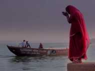 മാജിക് തന്ത്രം തെറ്റി: ചങ്ങലയിൽ ബന്ധിച്ച് ഗംഗയില്‍ മുങ്ങിയ ഇന്ത്യന്‍ മാന്ത്രികനെ കാണാതായി