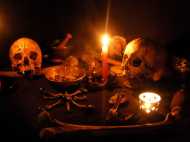 പെട്ടെന്ന് പണക്കാരനാവാൻ മന്ത്രവാദിനിയുടെ ഉപദേശം, 14 കാരിയെ ബലികൊടുത്ത് പിതാവ്; ഒടുവിൽ സംഭവിച്ചത്..!!