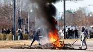 ഖുറാന്റെ പതിപ്പുകൾ കത്തിക്കാൻ ആഹ്വാനം; സ്വീഡനിൽ നിരവധി സ്ഥലത്ത് കലാപം