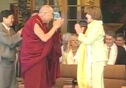 Pelosi meets Dalai Lama to express support