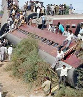 Train derails in Nagercoil