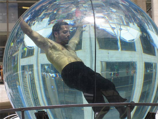 David Blaine Sets Breath-Holding Record