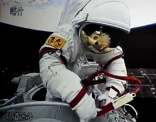 China performs its first spacewalk