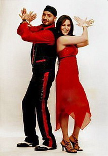  Harbhajan dancing with actress Mona Singh