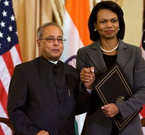 Foreign Minister Pranab Mukherjee and US Secretary of State Condoleezza Rice shake hands after signing the 123 Agreement 