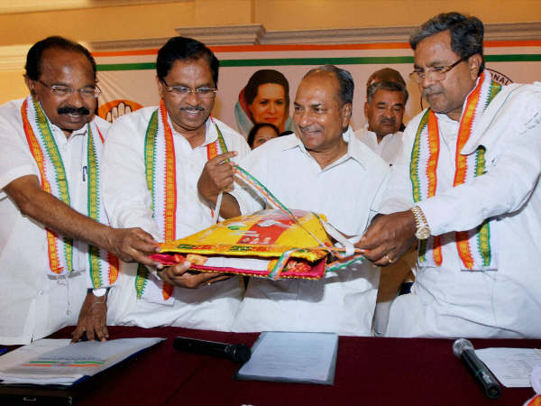 പ്രതിരോധ മന്ത്രി എകെ ആന്റണി ബാംഗ്ലൂരില്