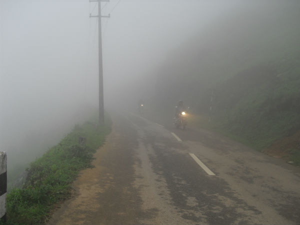 ലൈറ്റില്ലാതെ പറ്റില്ല