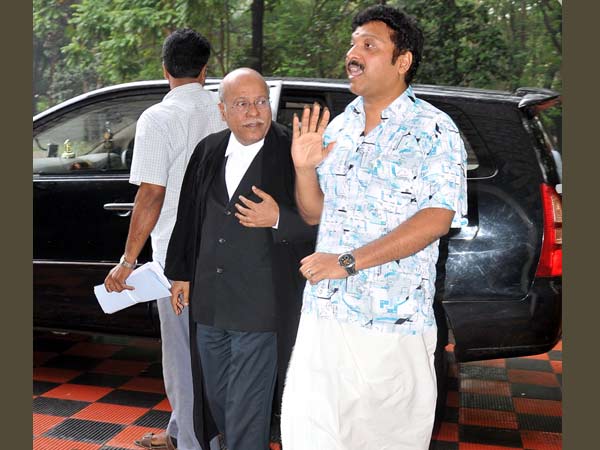 അപവാദകഥകളിലെ നായകന്