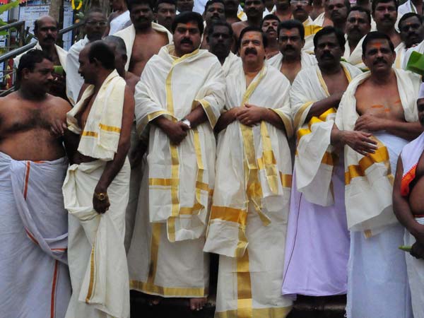 പത്മനാഭസ്വാമിക്ക് മുന്നില്