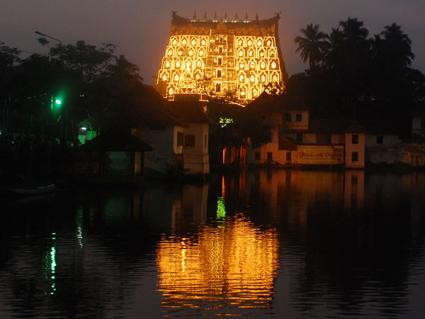 എന്താണ് ലക്ഷദീപം