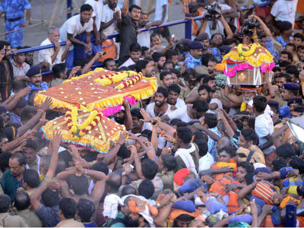 ഭക്തിയിലലിഞ്ഞ്