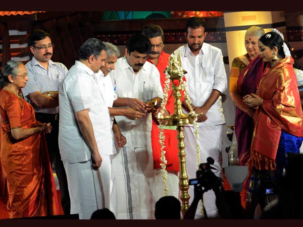 ഭദ്രദീപം കൊളുത്തി ഉദ്ഘാടനം