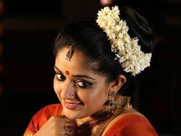 നിശാഗന്ധിയില് കാവ്യ മാധവന്
