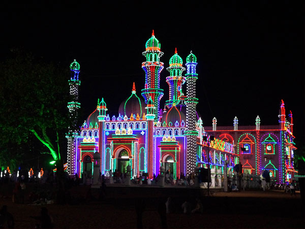 ആഘോഷത്തിന്റെ നാളുകള്