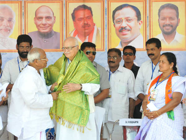 ഈ ഷാള് ഇരിക്കട്ടെ