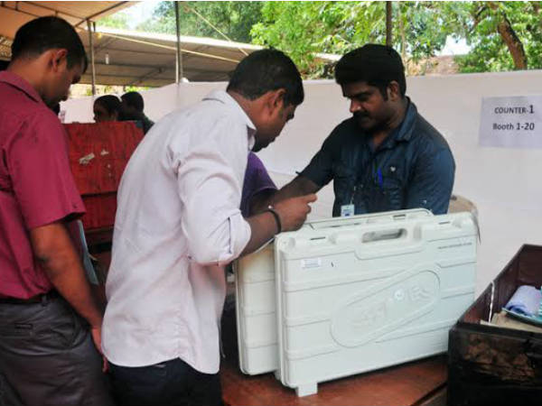 രണ്ട് ബാലറ്റ് യൂണിറ്റ്