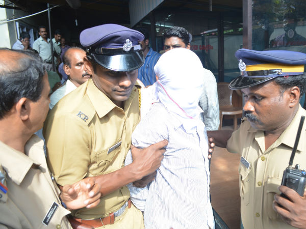 ആയുധ നിയമപ്രകാരം കേസ്