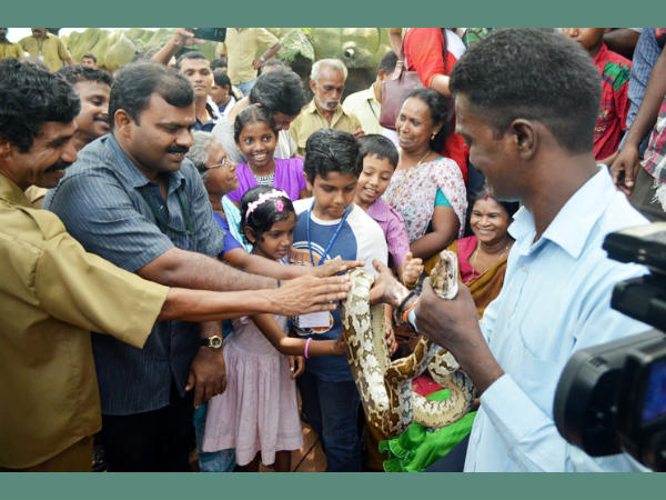 ധൈര്യമായി തൊട്ടോളൂ