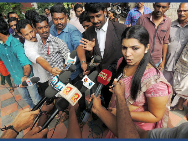 ഗണേഷിനെ മന്ത്രിയാക്കാനും സരിത
