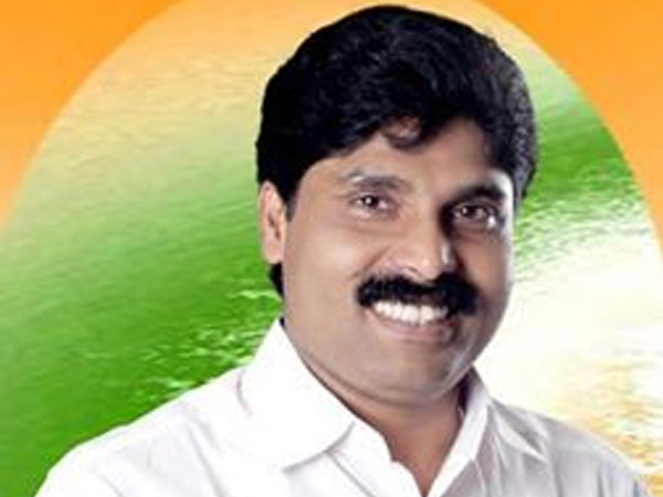 കോണ്ഗ്രസ് കുഴിച്ച് മുടപ്പെടും