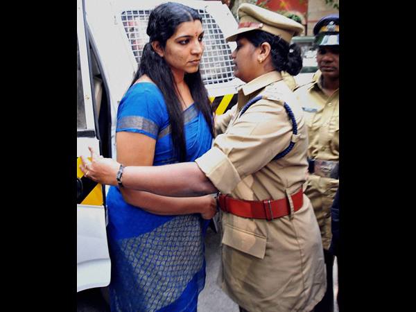 മകളുടെ അച്ഛന് രാഷ്ട്രീയ നേതാവ്