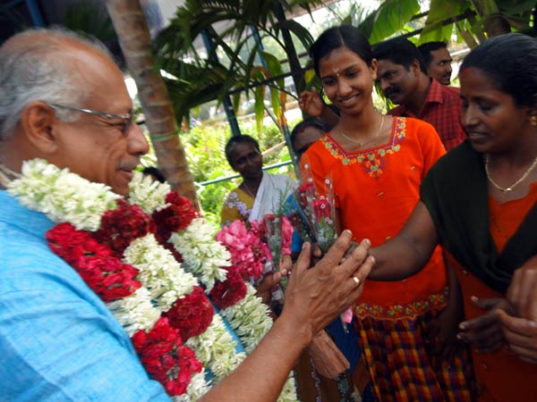പാര്ട്ടിക്കാര്ക്കറിയില്ല