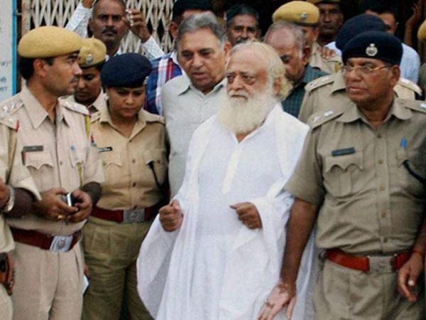 പ്രധാനമായും പ്രതികളില്